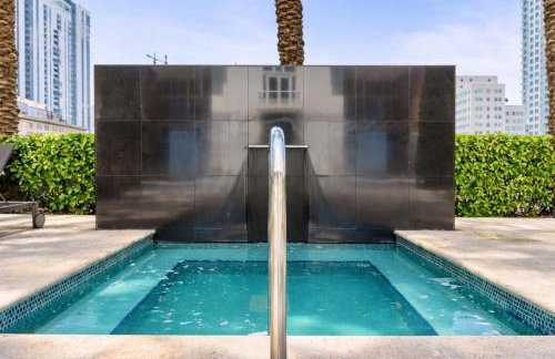 Luxury Building with Ocean Views in Downtown - Foto 10