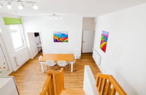 SecondHome Stuttgart - Moderne große Wohnungen nahe der hist Altstadt von Esslingen aN - versch Größen 8 - 11 - 19 Betten - Foto 1