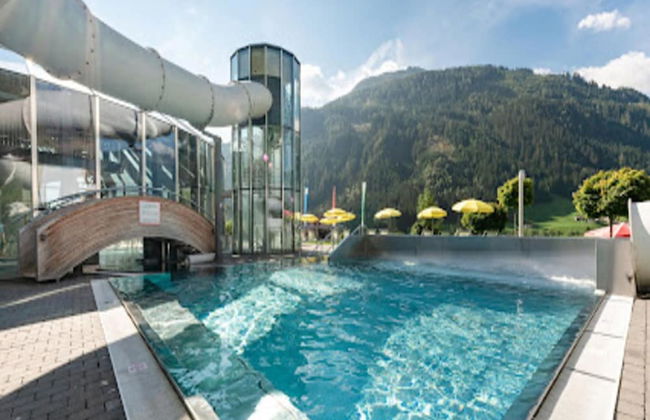 Markelo Lodge Near Trails - Photo 2