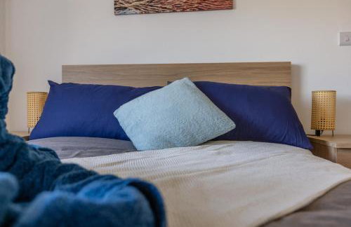 Modern 3 Bed House-Free Parking-by Holiday Homes - Foto 29