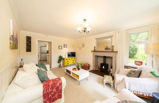 Red Squirrel Cottage Pet Friendly Family Adventure Retreat in Aberdeenshire - Photo 17