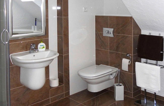 Large, Comfortable Holiday Villa, Private Garden - Photo 18