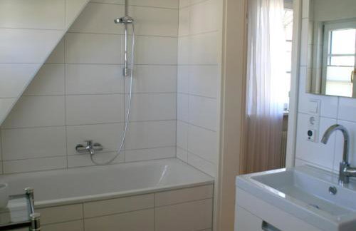 Ferienhaus Köchlin - charmante Doppelhaushälfte mit Garten und Parkplatz - Foto 11