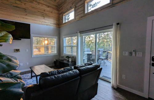 Pinetop Getaway w Sunset Deck & Fire Pit Table - Foto 4