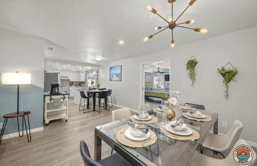 The Splash Society-Pool, Spa, Games, and Vibes - Photo 19