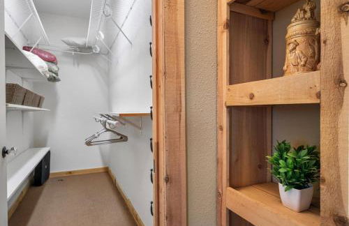 Barndominium with Farm and Firepit near Lake Georgetown - Foto 14