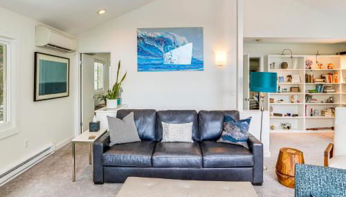 Lakefront Otis Home with Stunning Views and Boats! - Foto 5