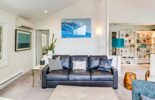 Lakefront Otis Home with Stunning Views and Boats! - Foto 5