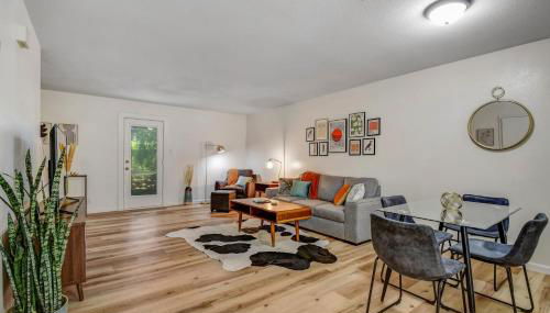 Ideal Midterm Getaway with Cozy Comfort - Foto 2