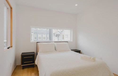 Luxury 3BD Short Walk to Airport - Foto 17