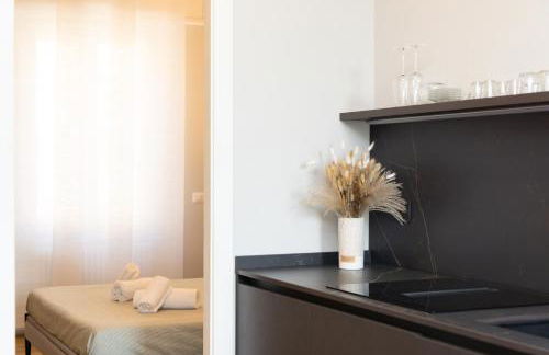 Segrate - Milano Due Appartamento di Lusso con Vista Lago - Photo 14