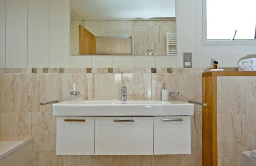 Amber Lodge, Strawberryfield Park - Hot Tub - Free WiFi & Parking - Photo 23