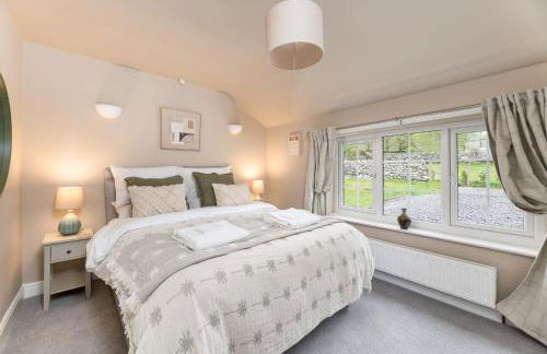Central Malham Wellbeing Escape, 1-bed cottage with yoga studio - Foto 3