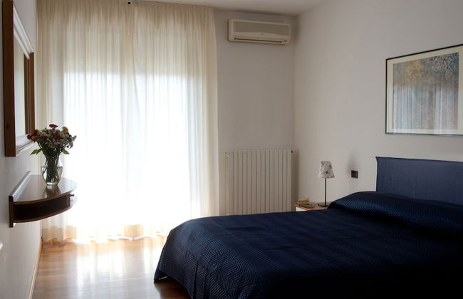 Kristall Lago Residence - Photo 2