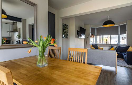 SPACIOUS HOME WITH GARDEN-SLEEPS 5 Contractors, families, and group stays welcome - Foto 30