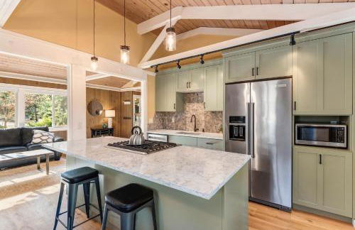 Walk to Everything! Hot tub, SHARC passes - Foto 1