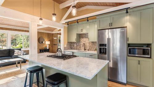 Walk to Everything! Hot tub, SHARC passes - Foto 1