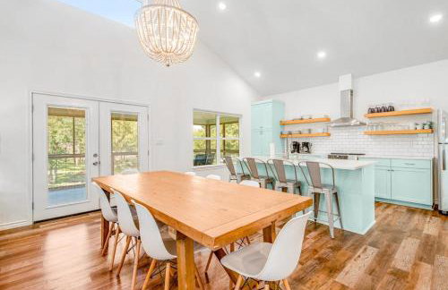 Lakefront Dog-Friendly Home with Kayaks, SUP's, Huge Screened Porch - Photo 12