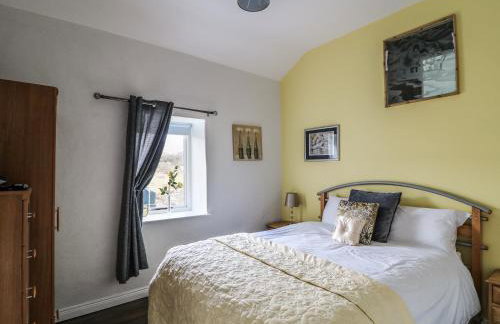 Pat White's Cottage - Photo 13