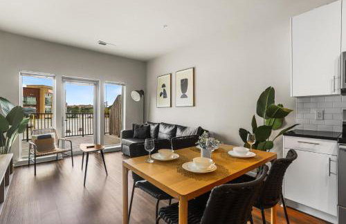 Chic 1BR Alexandria Retreat - Fast Metro Access - Photo 16