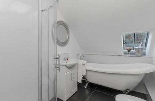 Cot Cottage - Panoramic Views & Hot Tub! - Foto 25