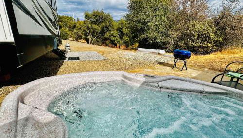 Puffy Panda RV-Hot Tub-Sleeps 2 - Foto 2