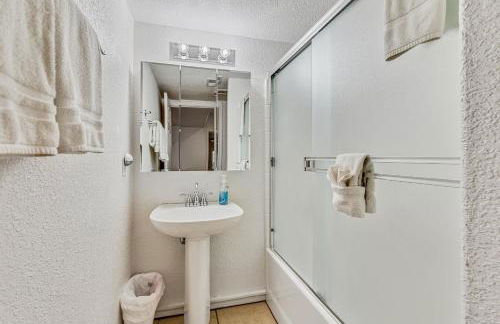 ACE - A Hole in One Right on the Golf Course Hot Tub Mt Views Pines - Foto 41