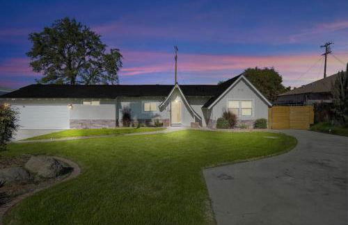 Sleeps 12 - Hot Tub - Pool - Game Room & Fire Pit! - Foto 7