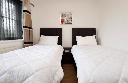 Kites House Long Stays Sleep 8 Free Parking and WI-FI - Foto 9