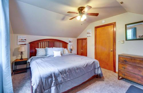 Explore the Poconos! Cozy Creekside Cabin with Patio - Foto 13