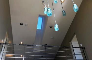 Barnwood Chateau with 2 Master Suites Hot Tub - Foto 15