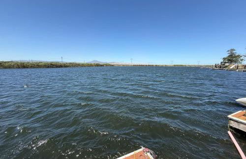 Newly Renovated Lakefront with Dock - Foto 12