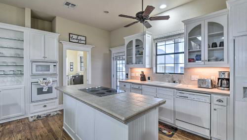 8 Mi to White Rock Lake Spacious Krum Home - Foto 3