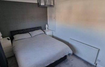 Beautiful 2 bed house close to M74 and Strathclyde Park - Foto 3