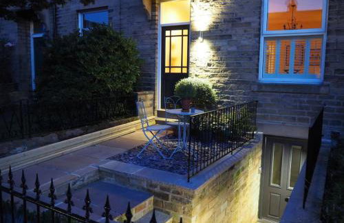 The Holt - Ilkley, central location, stylish apartment - Photo 8