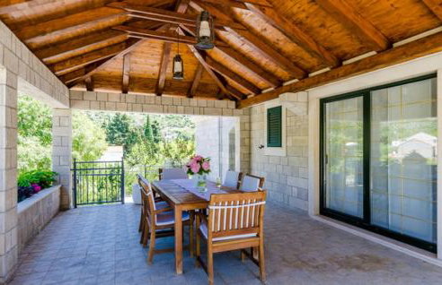 Villa Kate - outdoor pool, 4 bedrooms, free parking - Photo 11