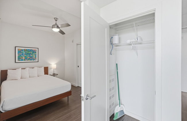 Placemakr Marymount Ballston - Photo 45