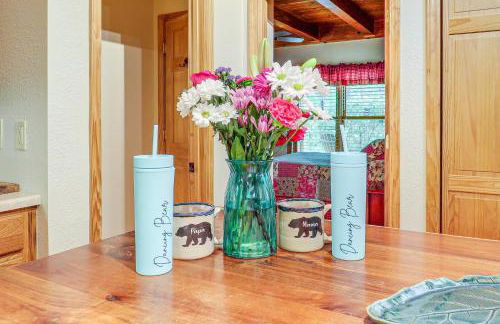 Private Cabin on 2 Acres Hot Tub, 10 Mi to Boone! - Foto 12