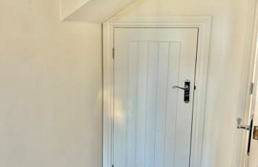 Rushden - 5 Beds Modern Home, Free Private Parking, TV, Garden - Foto 27