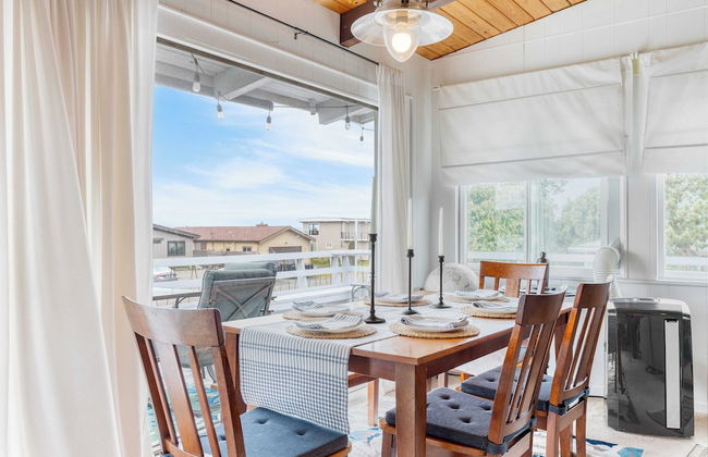 Totally Beachin' Getaway by Avantstay Waterfront - Foto 17