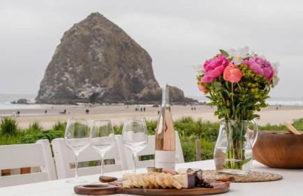 Oceanfront w Direct Beach Access • Game Room • Views Driftaway by AvantStay - Photo 60