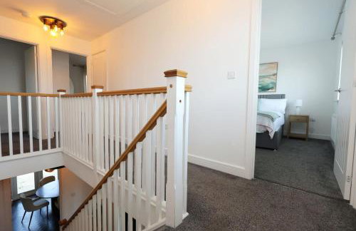 Contractor 4 Bed 2 BA 5 mins to Airport & Barry With Parking - Foto 36