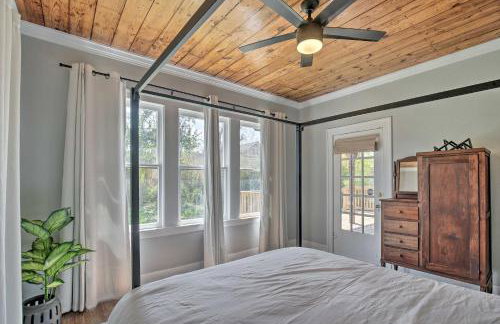 Historic Home with Yard Near St Marys Strip! - Foto 15