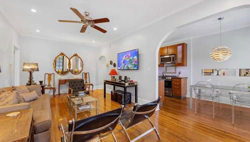 Stylish Myers Park 2 br with Screened Porch - Photo 4