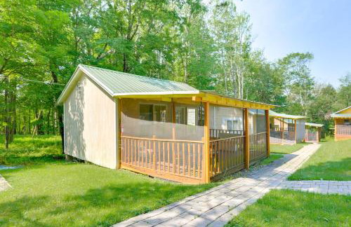 6 Mi to Bethel Woods Cabin with Pool Access - Foto 15