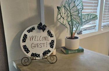 Quaint house, king bed 2min from down town - Photo 64