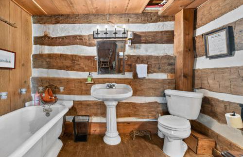 Historic 1802 Forge Home by North River & Trails - Foto 24