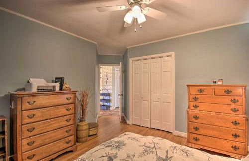 Quiet Lakefront Retreat with Boat Ramp and 2 Docks - Foto 16