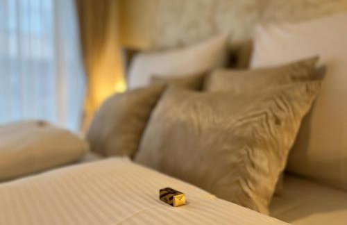 La Luna Royal Deluxe Luxury House with Pool & Jacuzzi, Bikes and Secured Parking - Photo 60