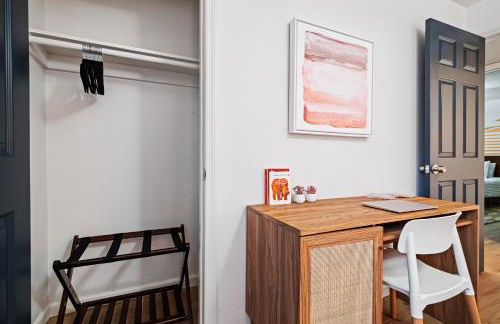 Gorgeous 4-bed home with Golf, Pool, & Hot Tub! - Photo 35